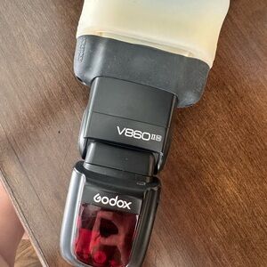 V860II-N Camera Flash - Black and Red